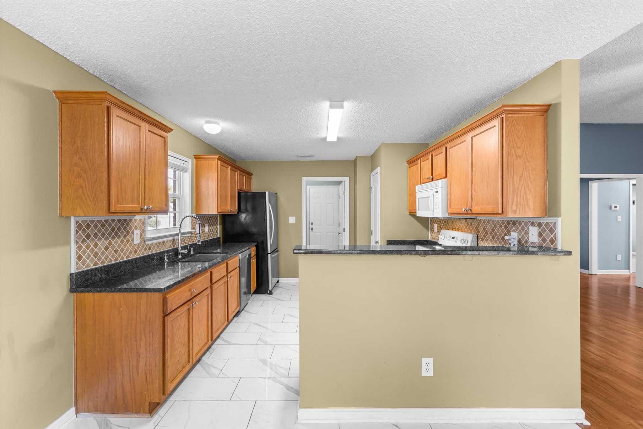 Madison House: 143 Potters Wheel NW