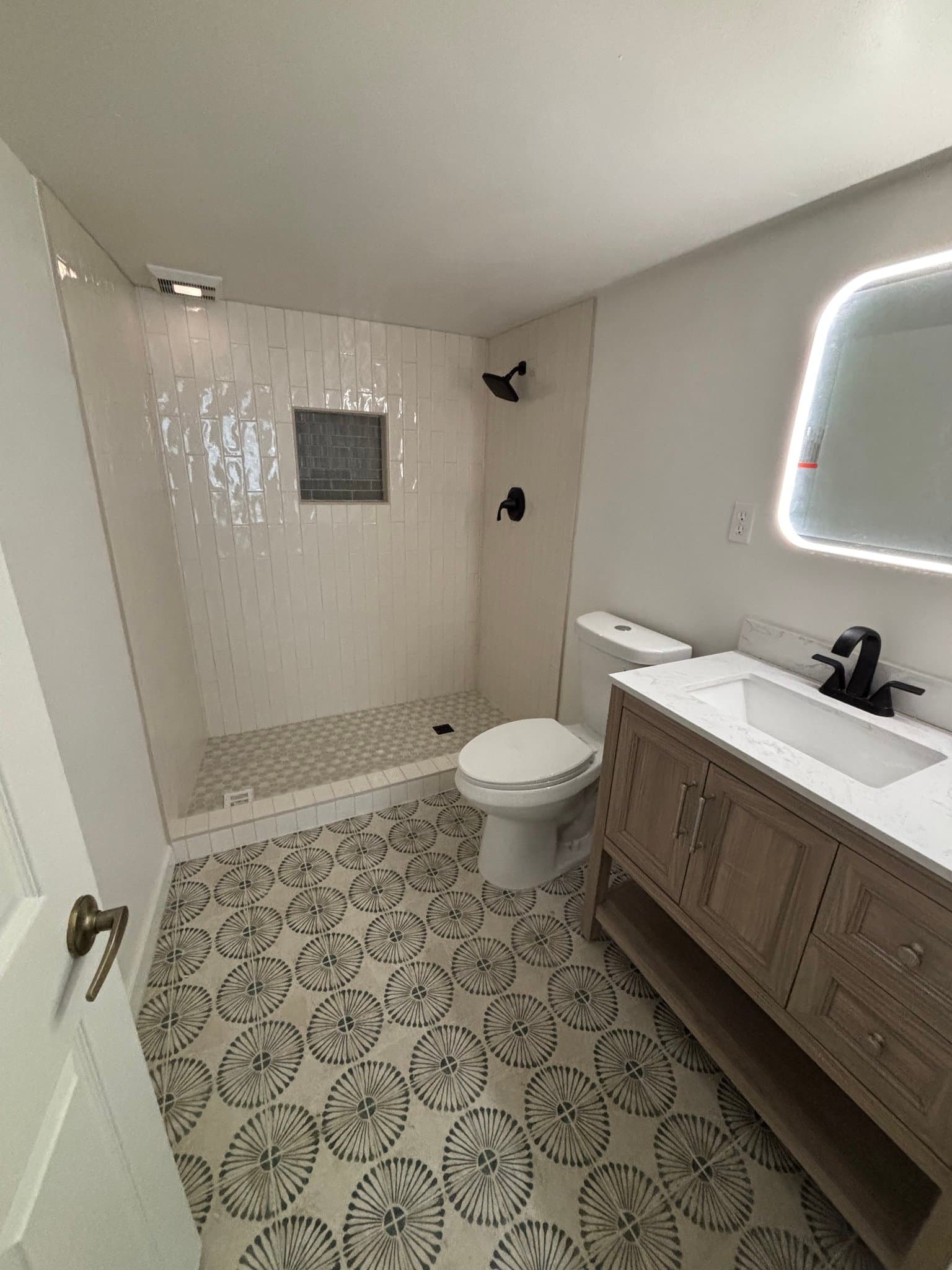 Phoenix Multiplex: 127 W Highland Ave