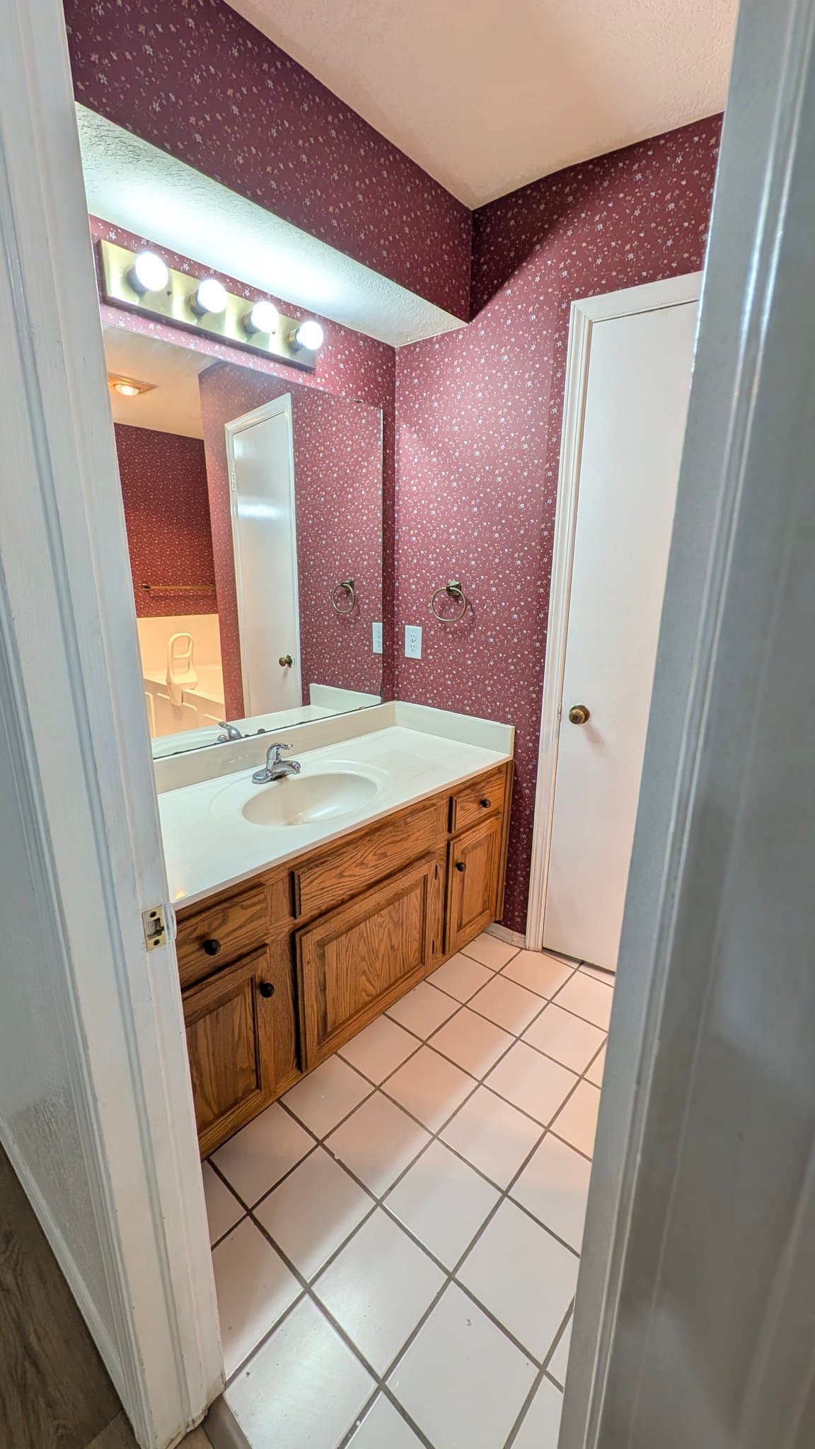 Oklahoma City House: 7913 NW 84th St