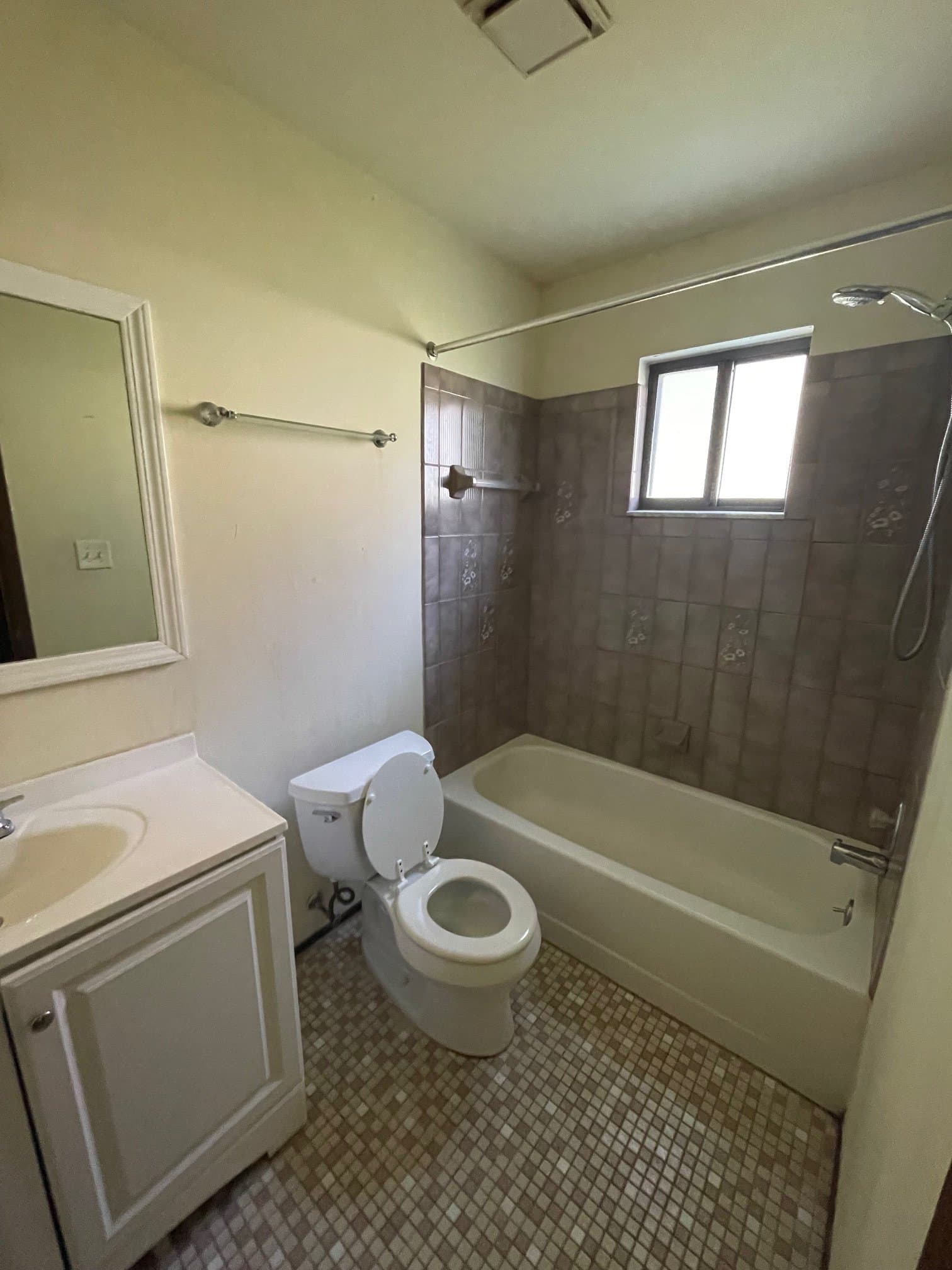 Roseville Condo: 30010 Utica Rd
