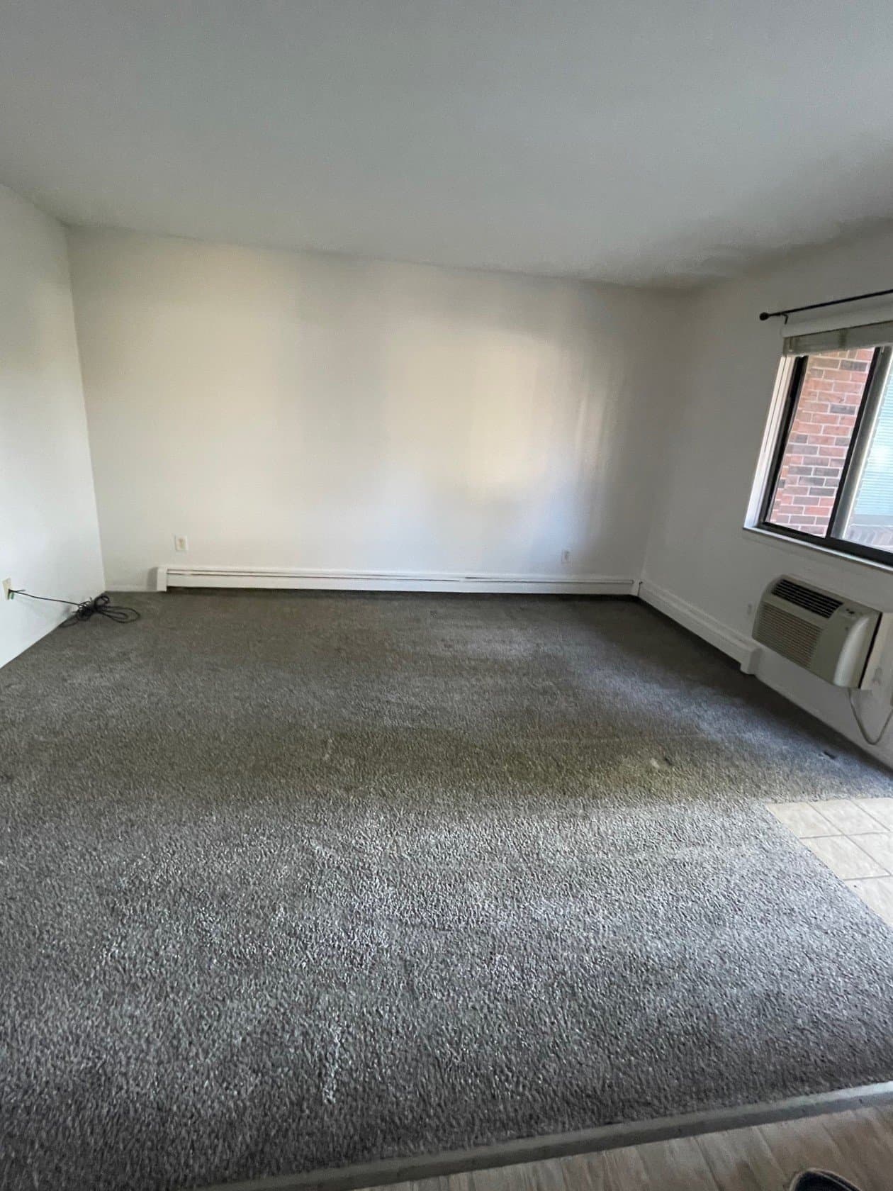 Roseville Condo: 30010 Utica Rd