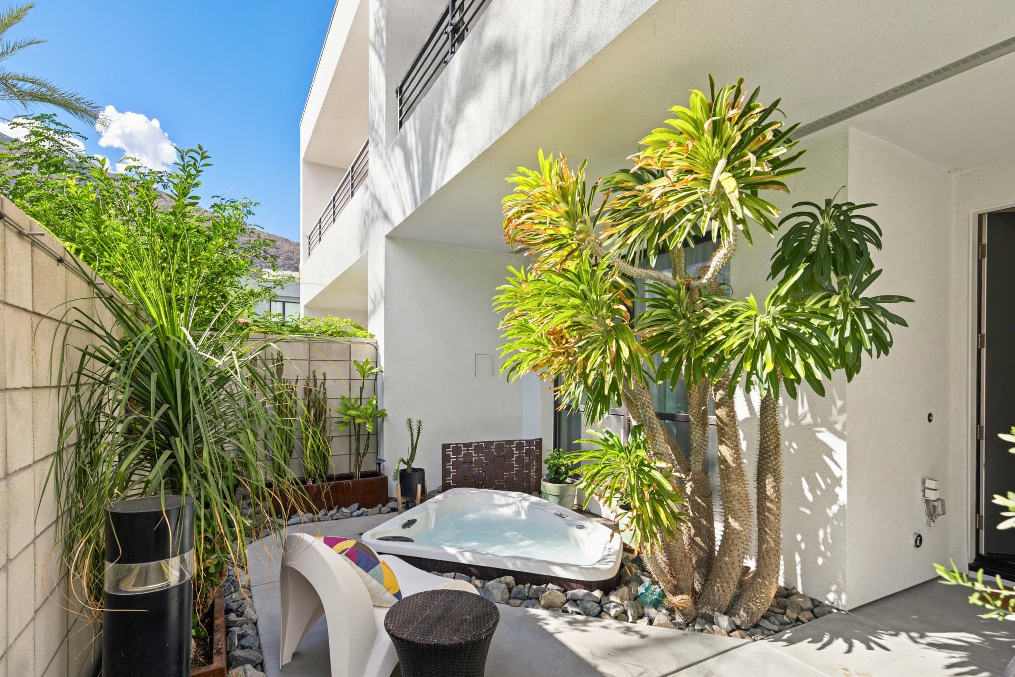 Palm Springs Condo: 377 Huddle Springs Way