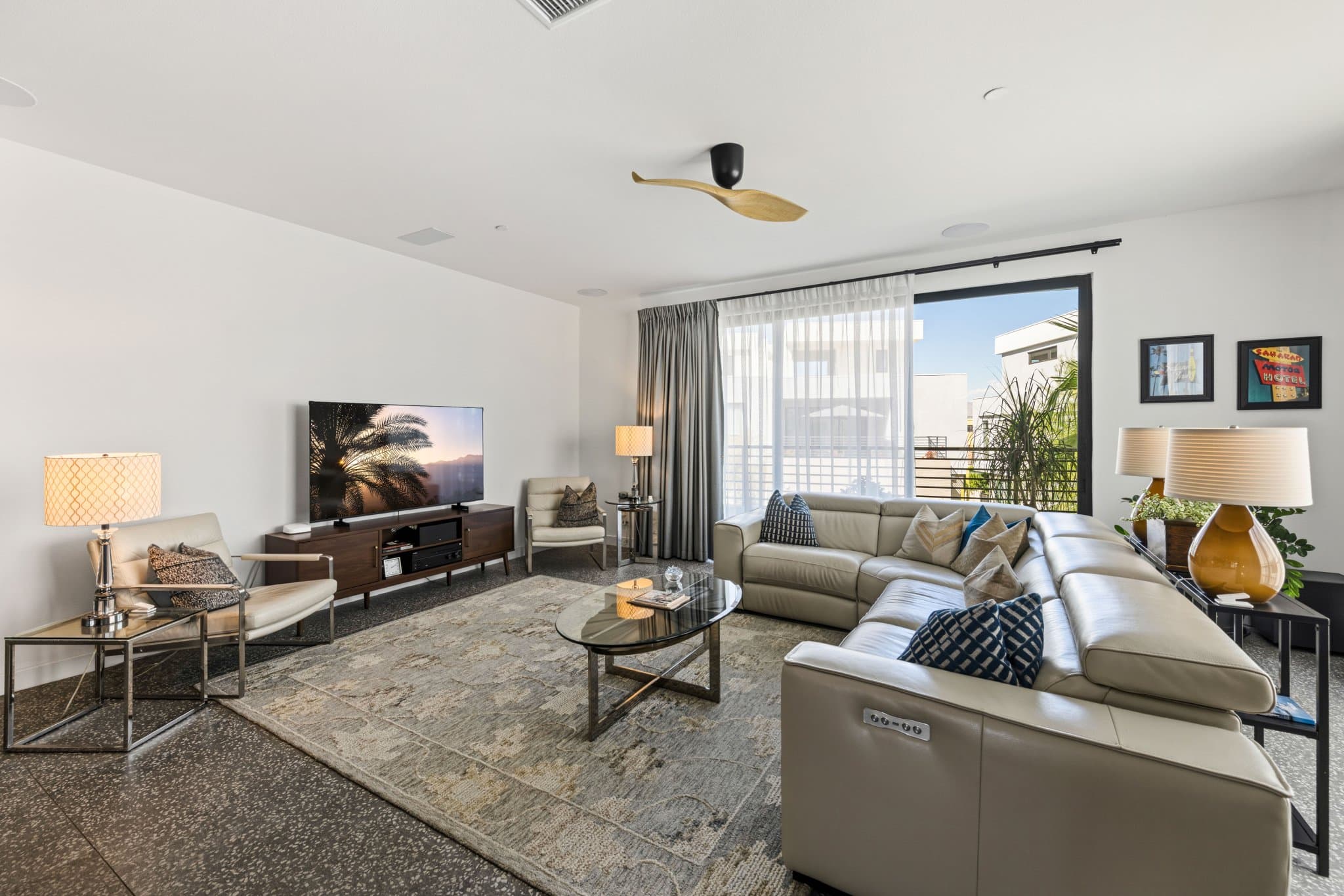 Palm Springs Condo: 377 Huddle Springs Way