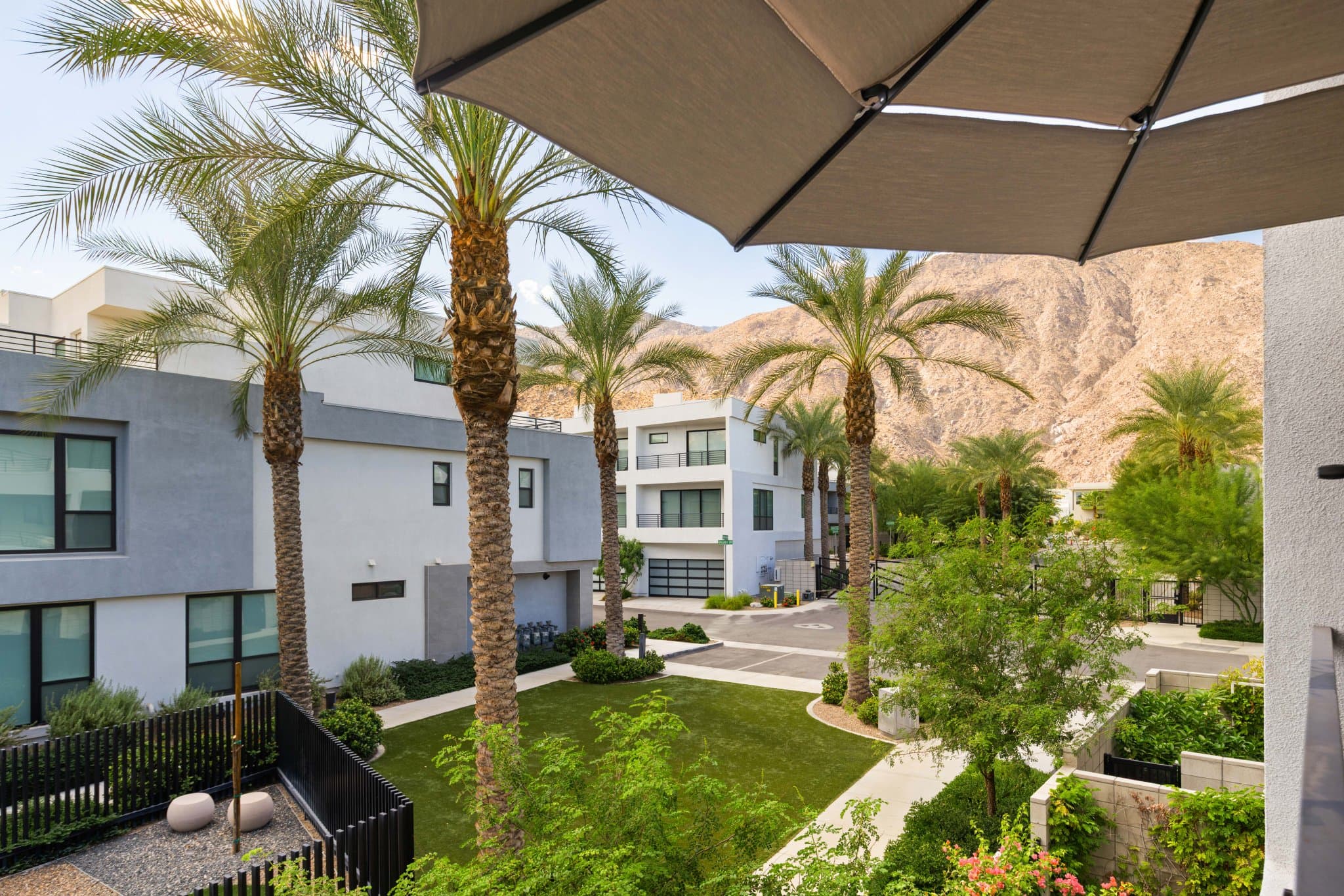 Palm Springs Condo: 377 Huddle Springs Way