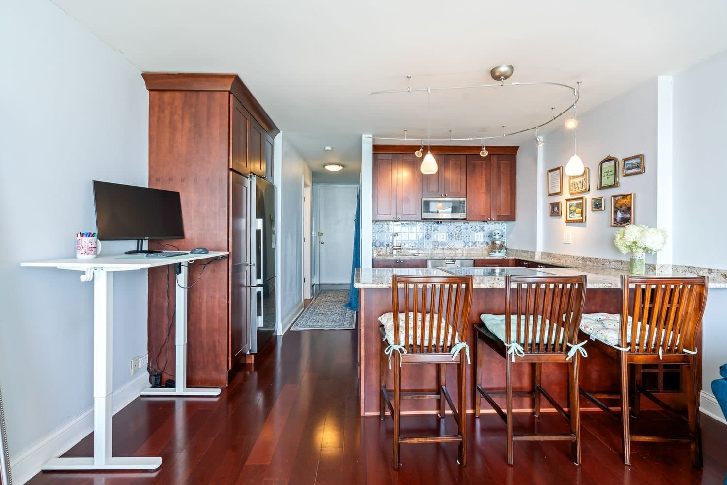 Chicago Condo: 1660 N La Salle Dr