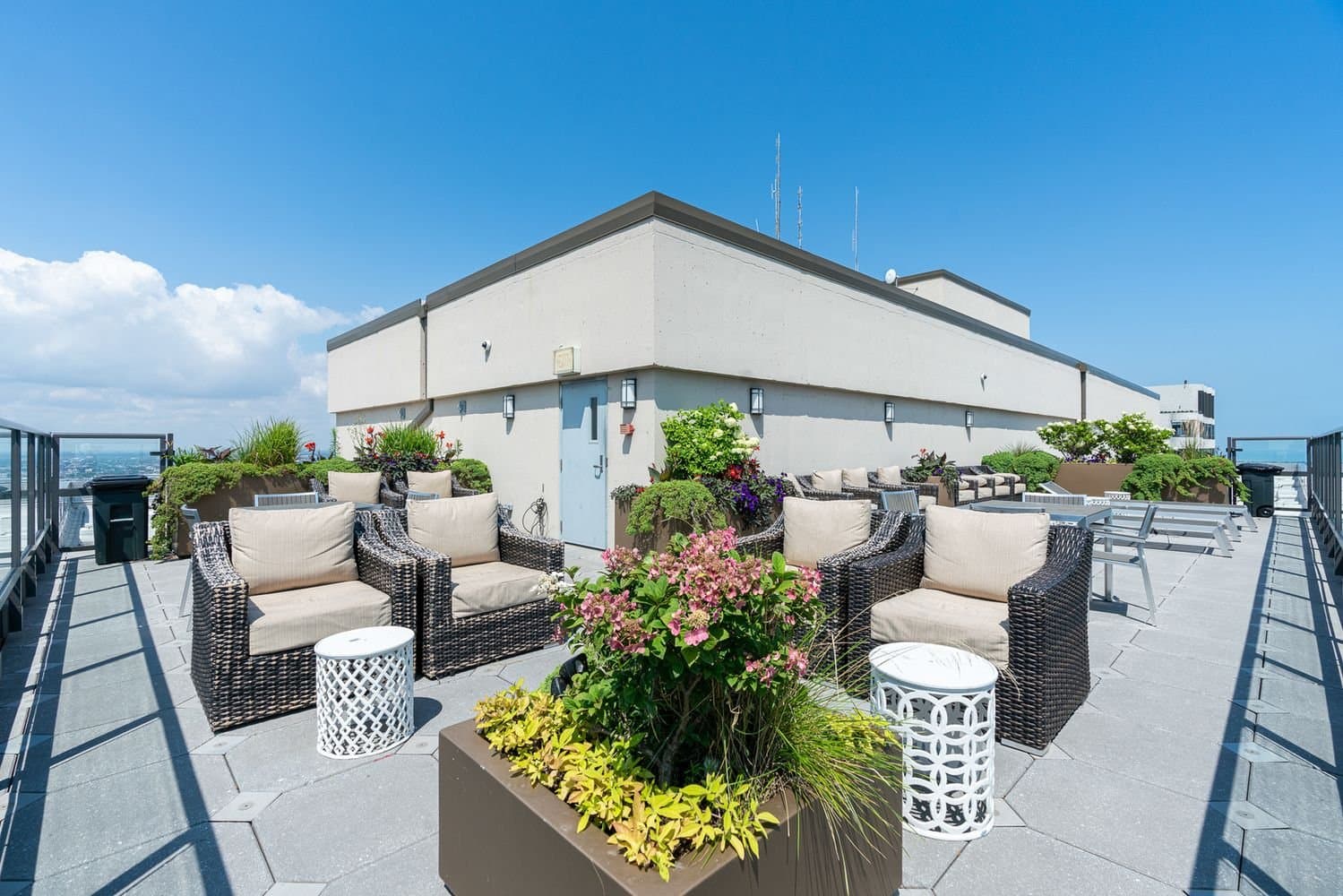 Chicago Condo: 1660 N La Salle Dr