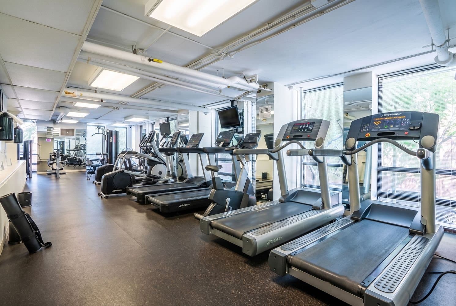Chicago Condo: 1660 N La Salle Dr