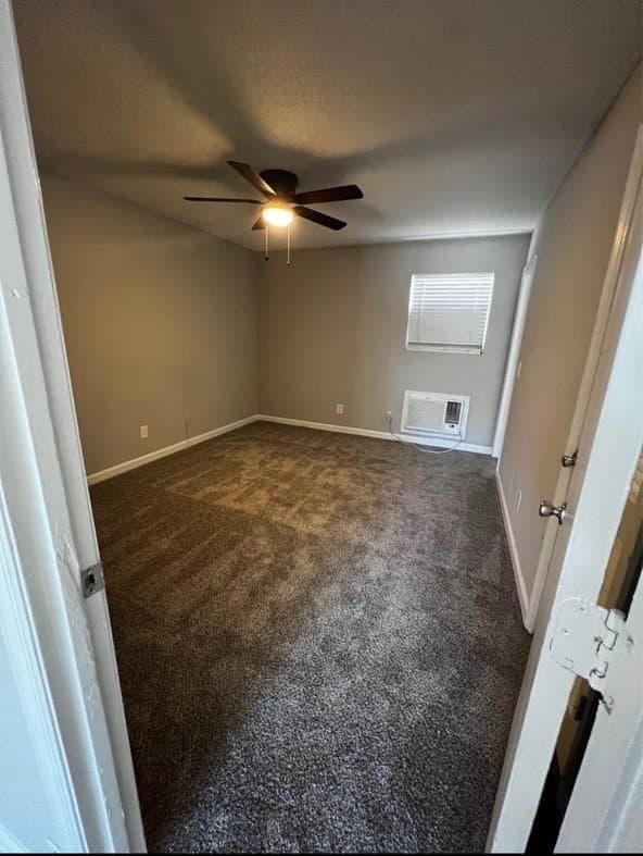 Hanahan Apartment: 1092 Berkeley St