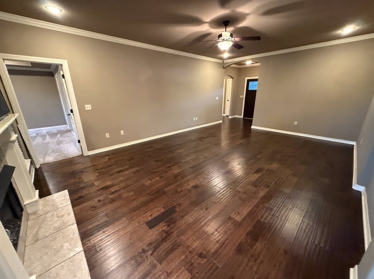 Fayetteville House: 2977 W Miramar Dr