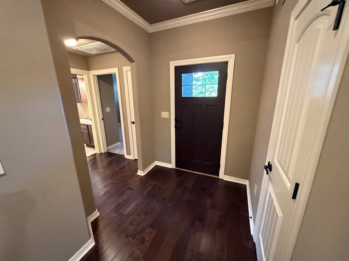 Fayetteville House: 2977 W Miramar Dr