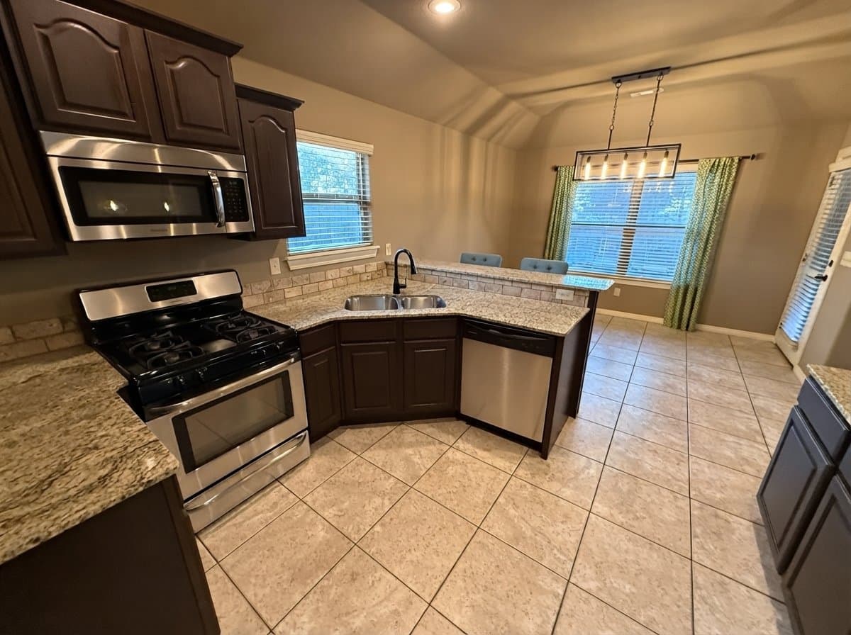 Fayetteville House: 2977 W Miramar Dr