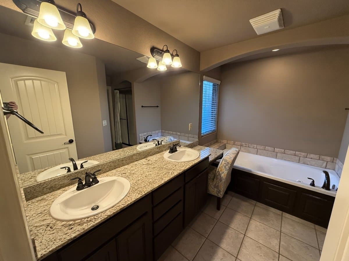 Fayetteville House: 2977 W Miramar Dr