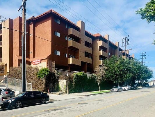 Los Angeles Apartment: 4688 S HUNTINGTON DR.