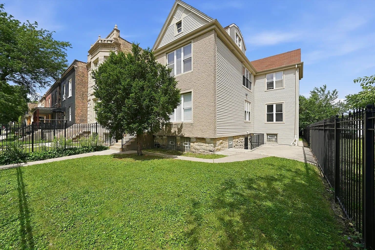 Chicago Multiplex: 6735 S Eberhart Ave