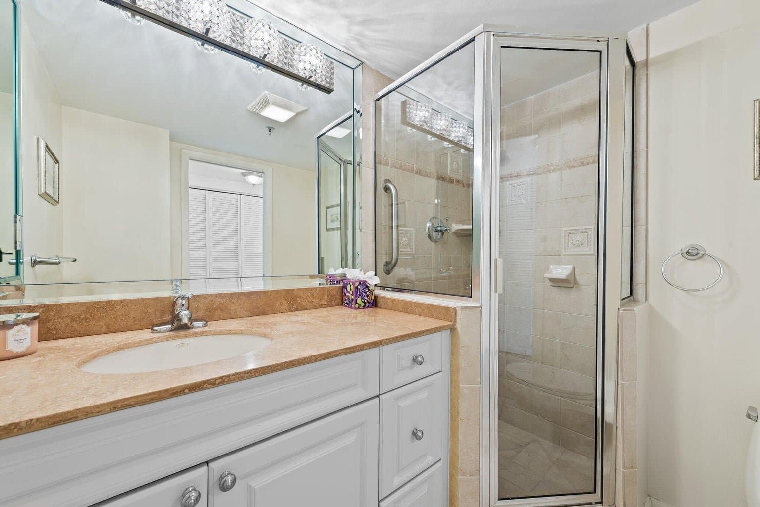Highland Bch Condo: 3009 S Ocean Blvd
