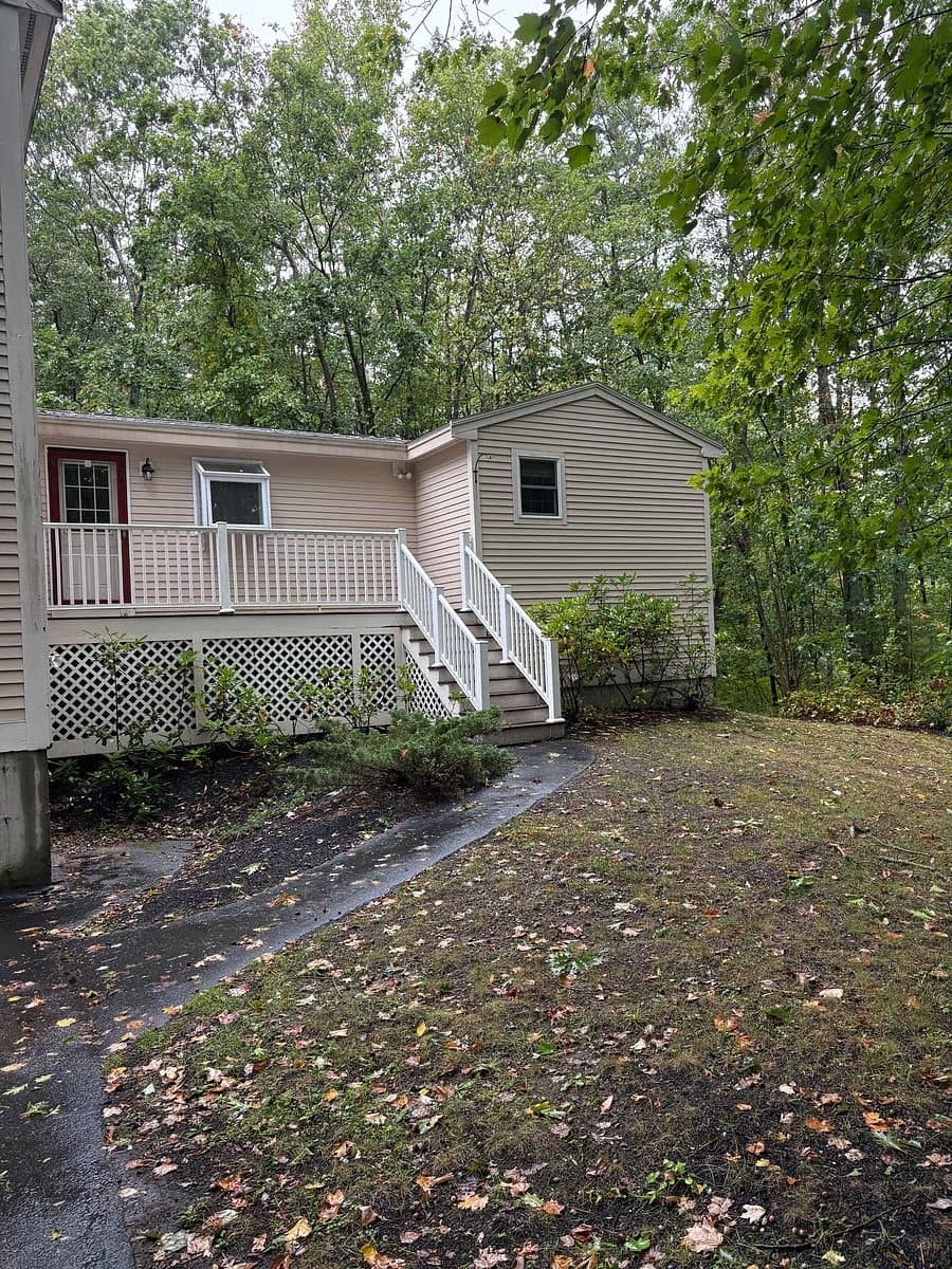 Kennebunk Apartment: 24 Lockwood Dr