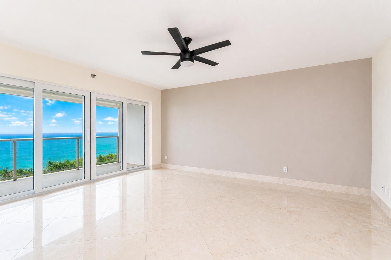Highland Bch Condo: 2909 S Ocean Blvd