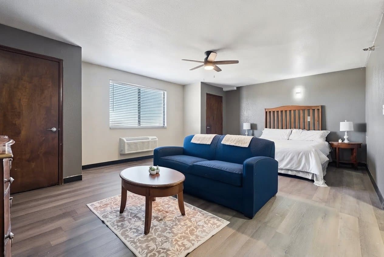 Edmond Apartment: 1300 E Ayers St