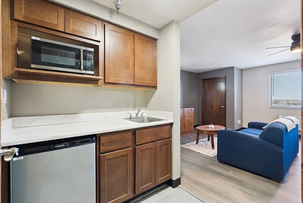 Edmond Apartment: 1300 E Ayers St