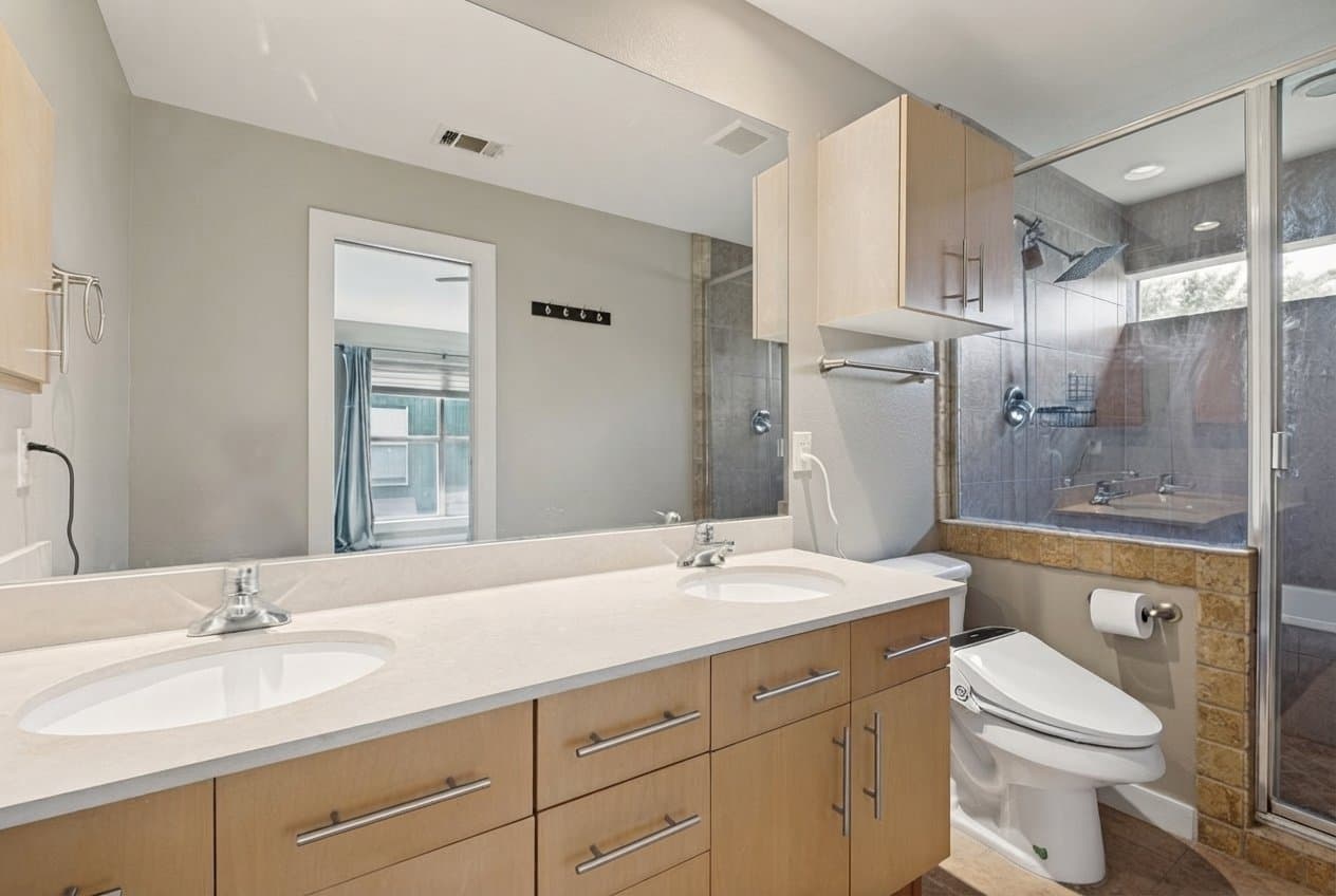 Dallas Townhome: 1211 Urban Lofts Drive