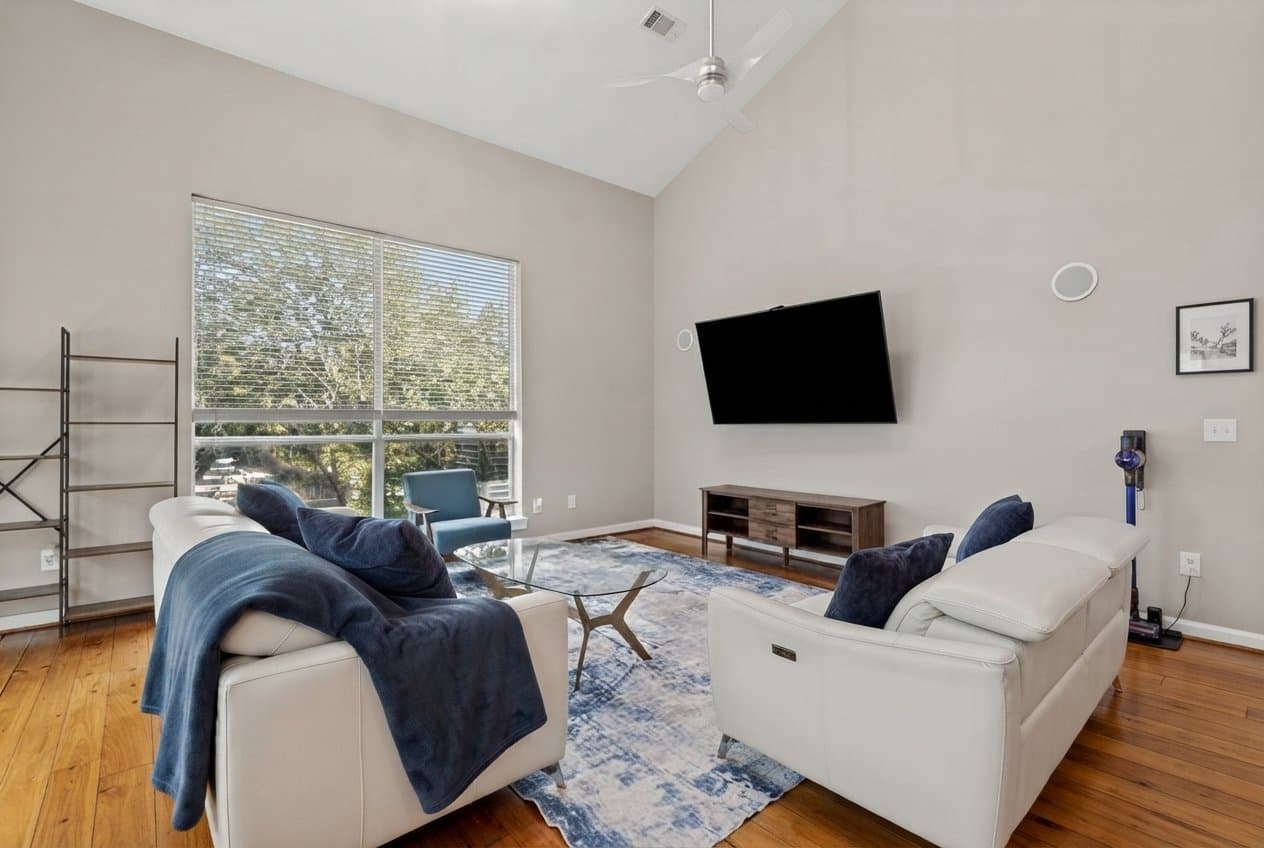 Dallas Townhome: 1211 Urban Lofts Drive