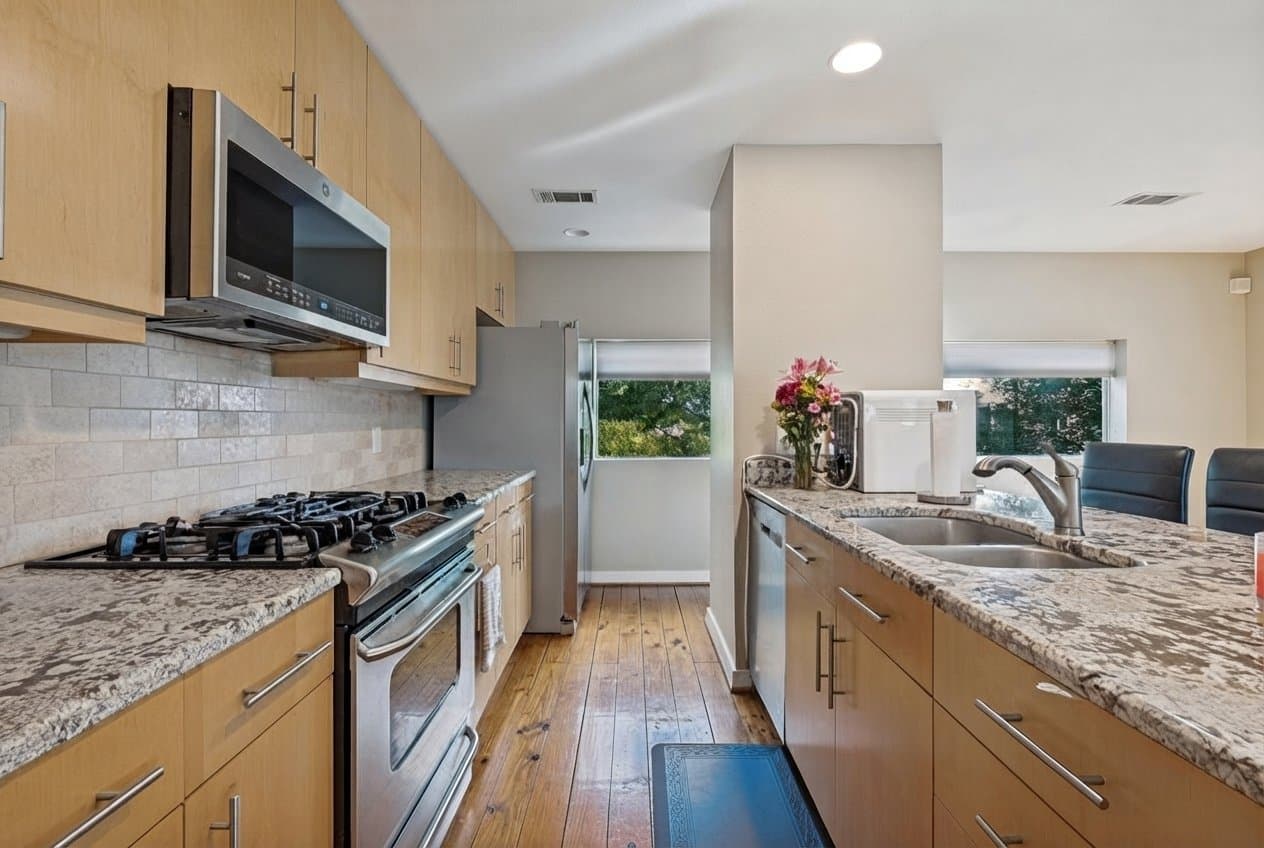 Dallas Townhome: 1211 Urban Lofts Drive