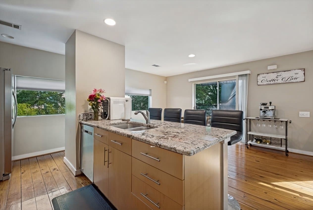 Dallas Townhome: 1211 Urban Lofts Drive