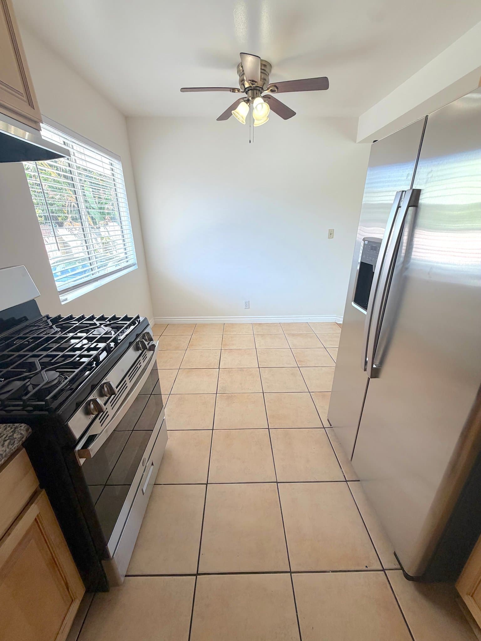 Los Angeles Apartment: 1253 N Mansfield Ave