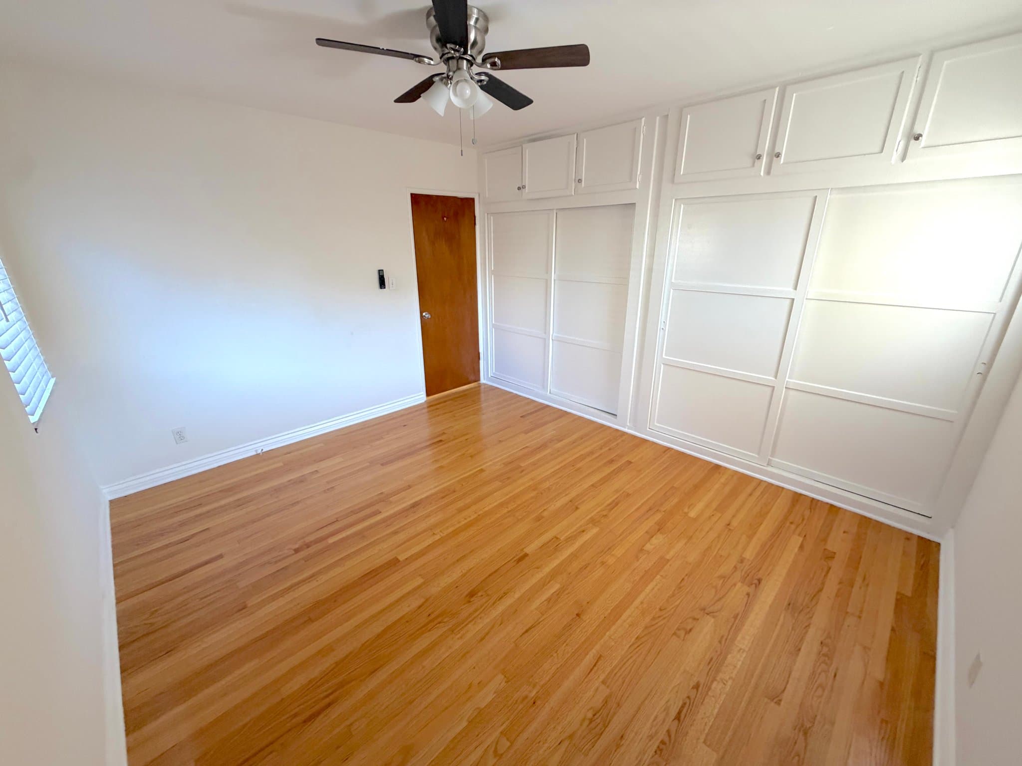 Los Angeles Apartment: 1253 N Mansfield Ave