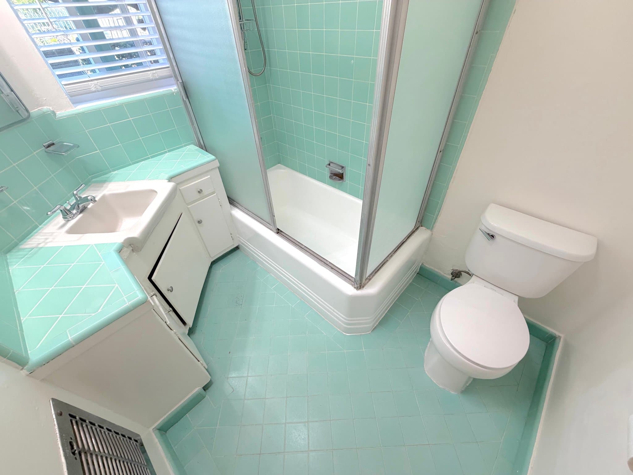 Los Angeles Apartment: 1253 N Mansfield Ave