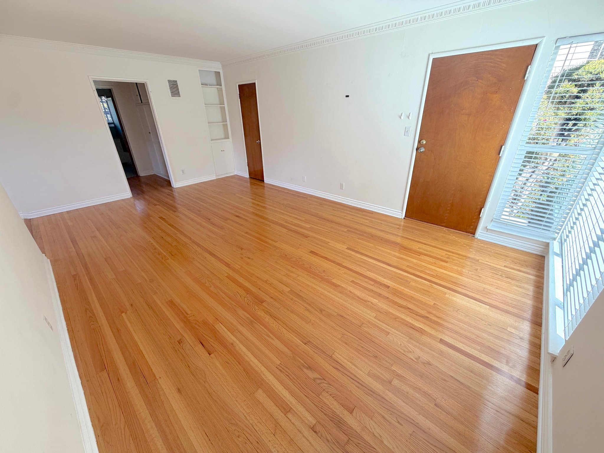 Los Angeles Apartment: 1253 N Mansfield Ave