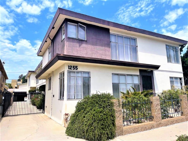 Los Angeles Apartment: 1253 N Mansfield Ave