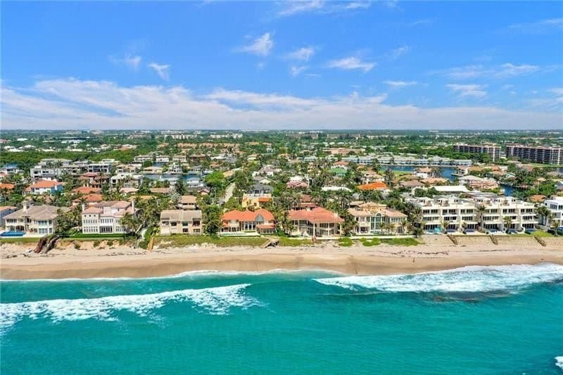 Highland Bch Townhome: 4300 S Ocean Blvd