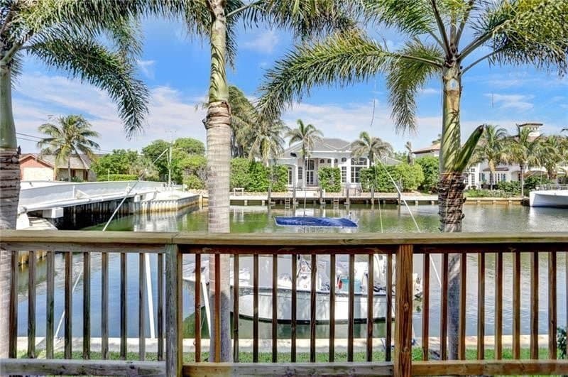 Highland Bch Townhome: 4300 S Ocean Blvd