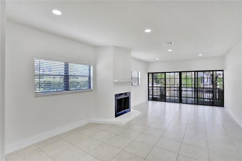 Highland Bch Townhome: 4300 S Ocean Blvd