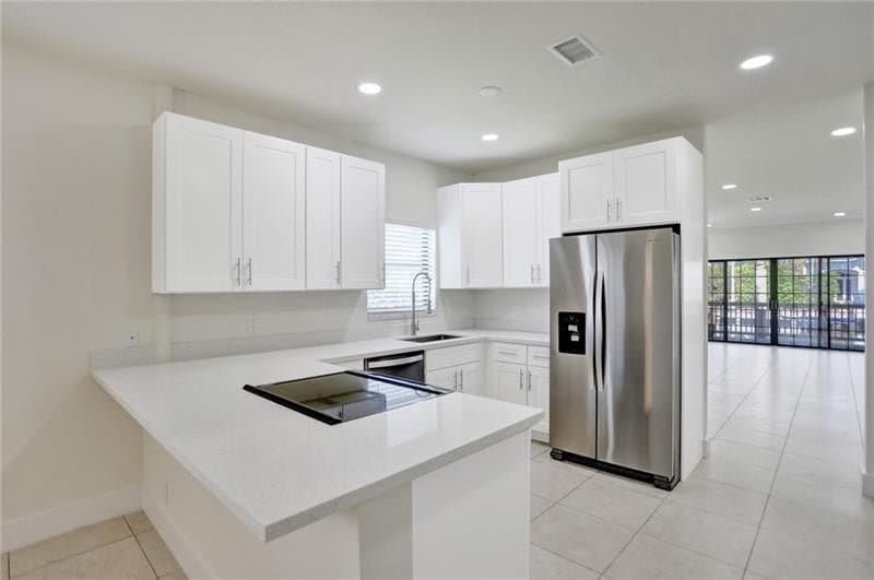 Highland Bch Townhome: 4300 S Ocean Blvd
