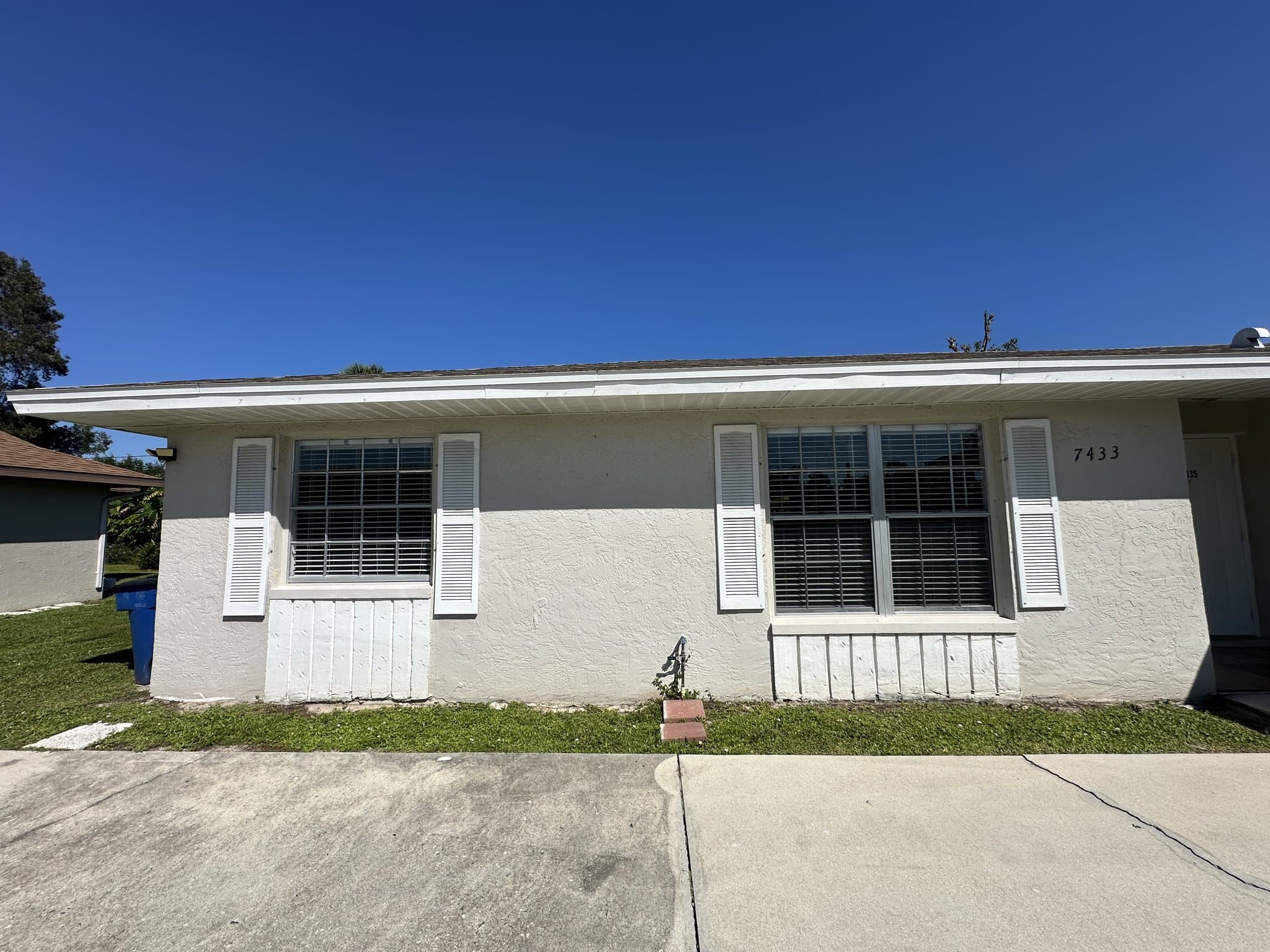 FORT MYERS House: 7433 PEBBLE BEACH RD