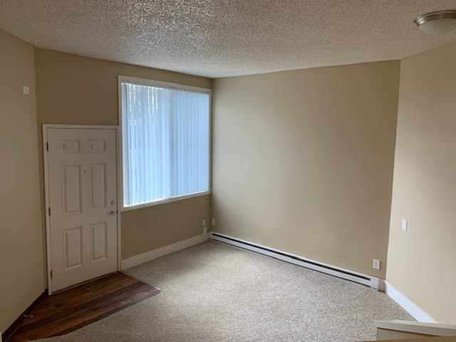 Portland Apartment: 8585 SW Canyon Ln