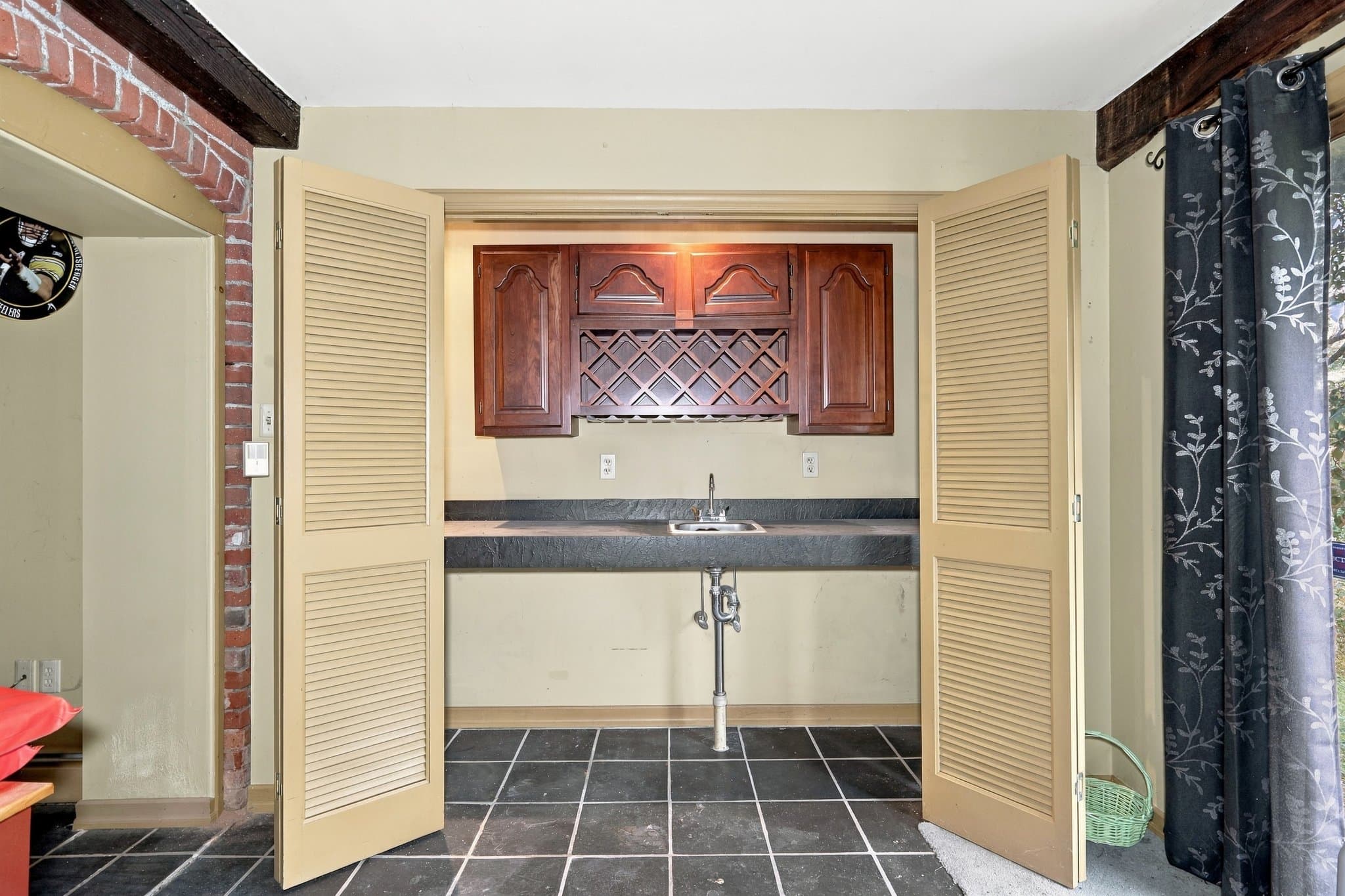 East Stroudsburg House: 186 Washington St