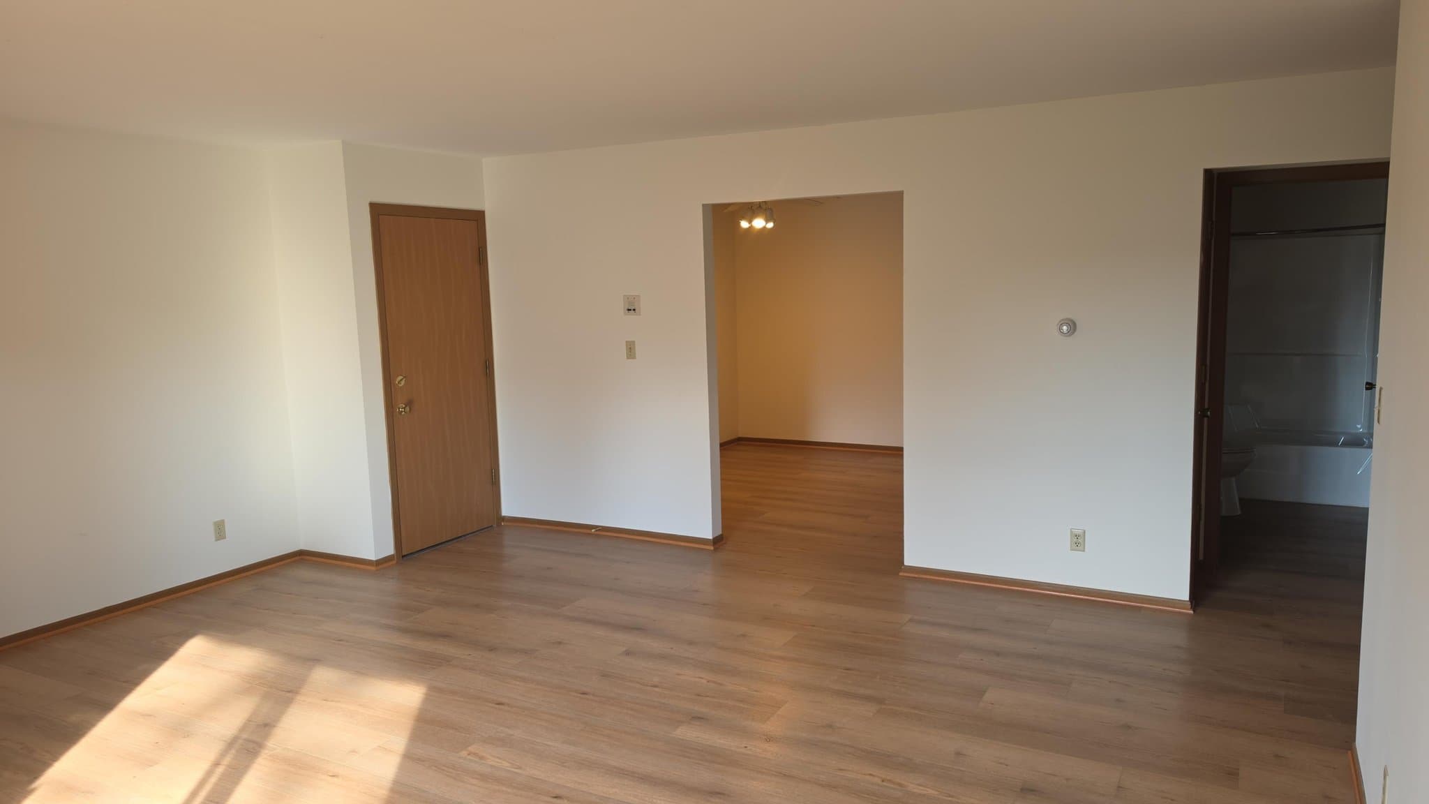 Elkhorn Apartment: 621 N Lincoln St