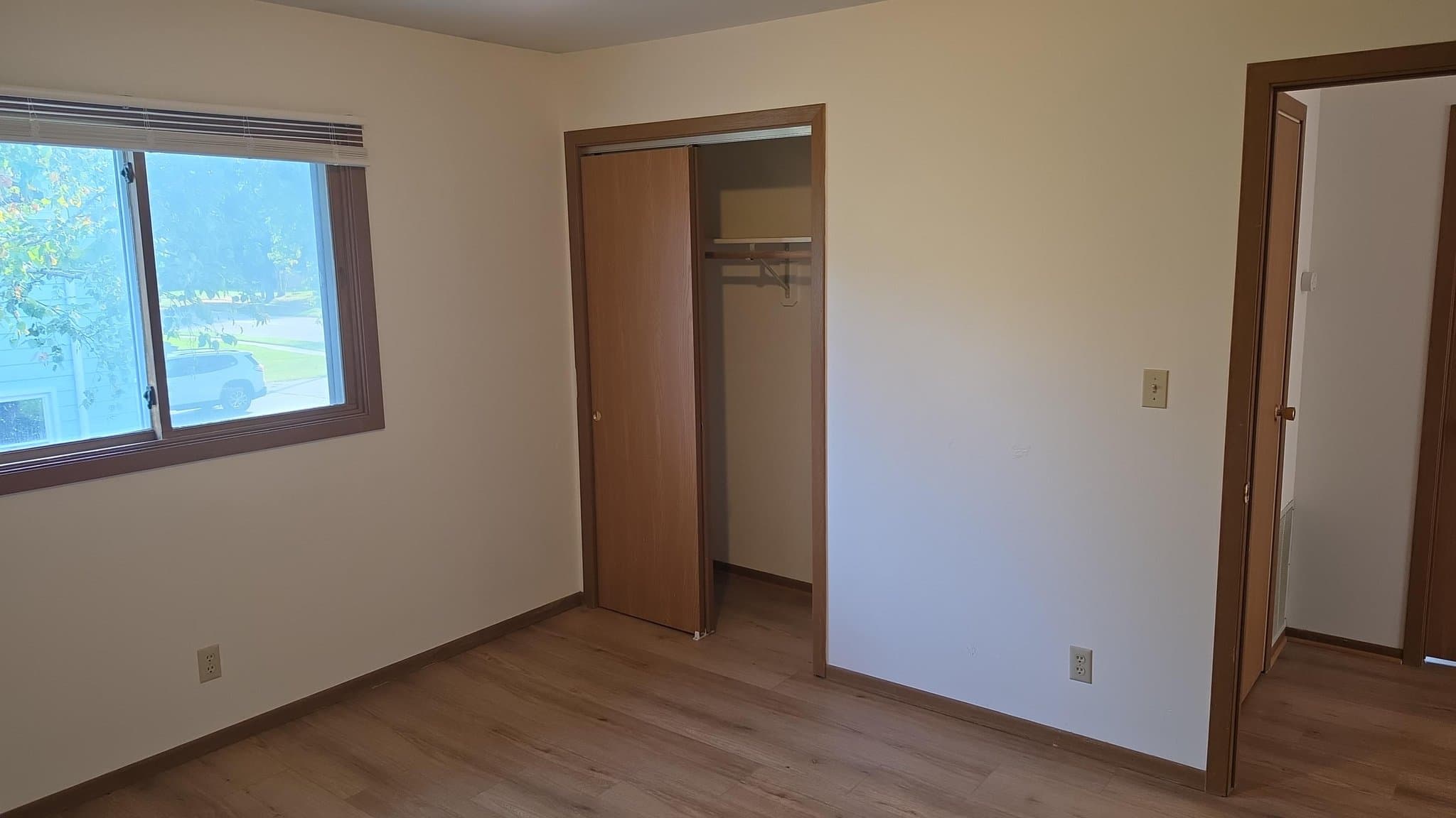 Elkhorn Apartment: 621 N Lincoln St