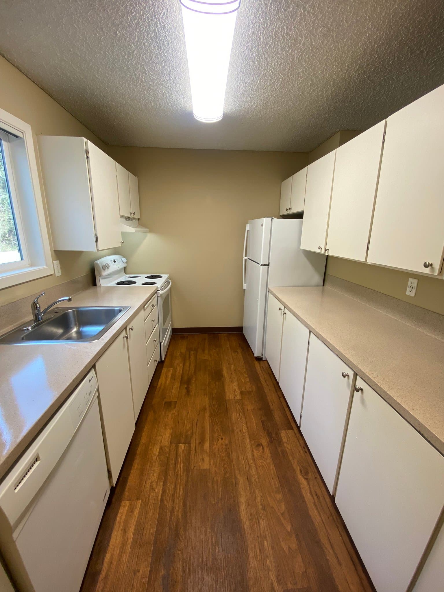 Portland Apartment: 8585 SW Canyon Ln