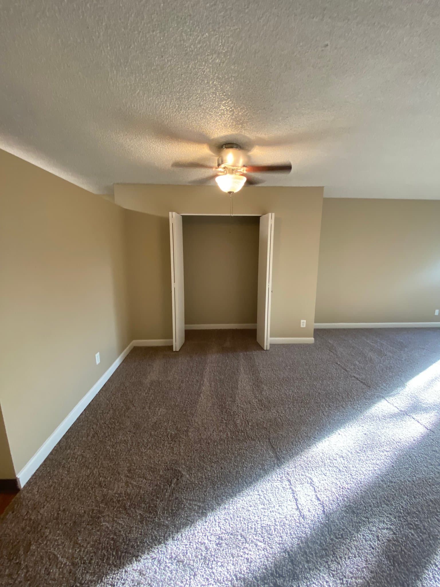 Portland Apartment: 8585 SW Canyon Ln