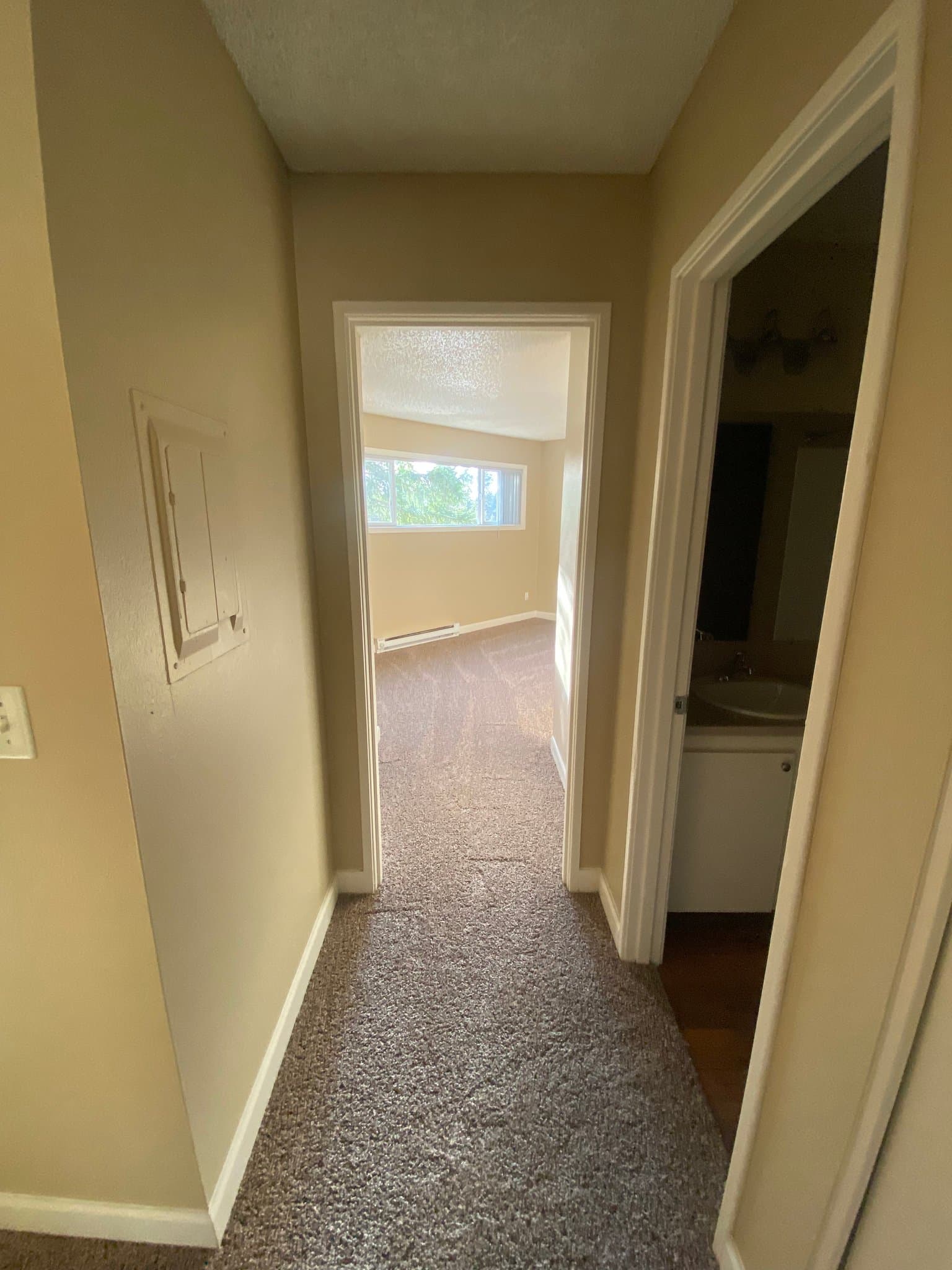 Portland Apartment: 8585 SW Canyon Ln