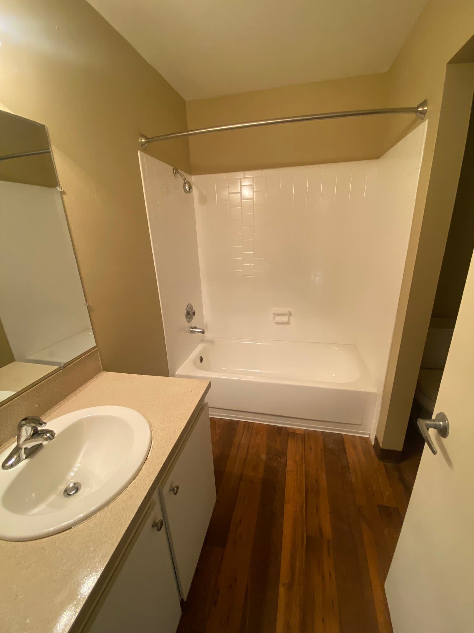 Portland Apartment: 8585 SW Canyon Ln