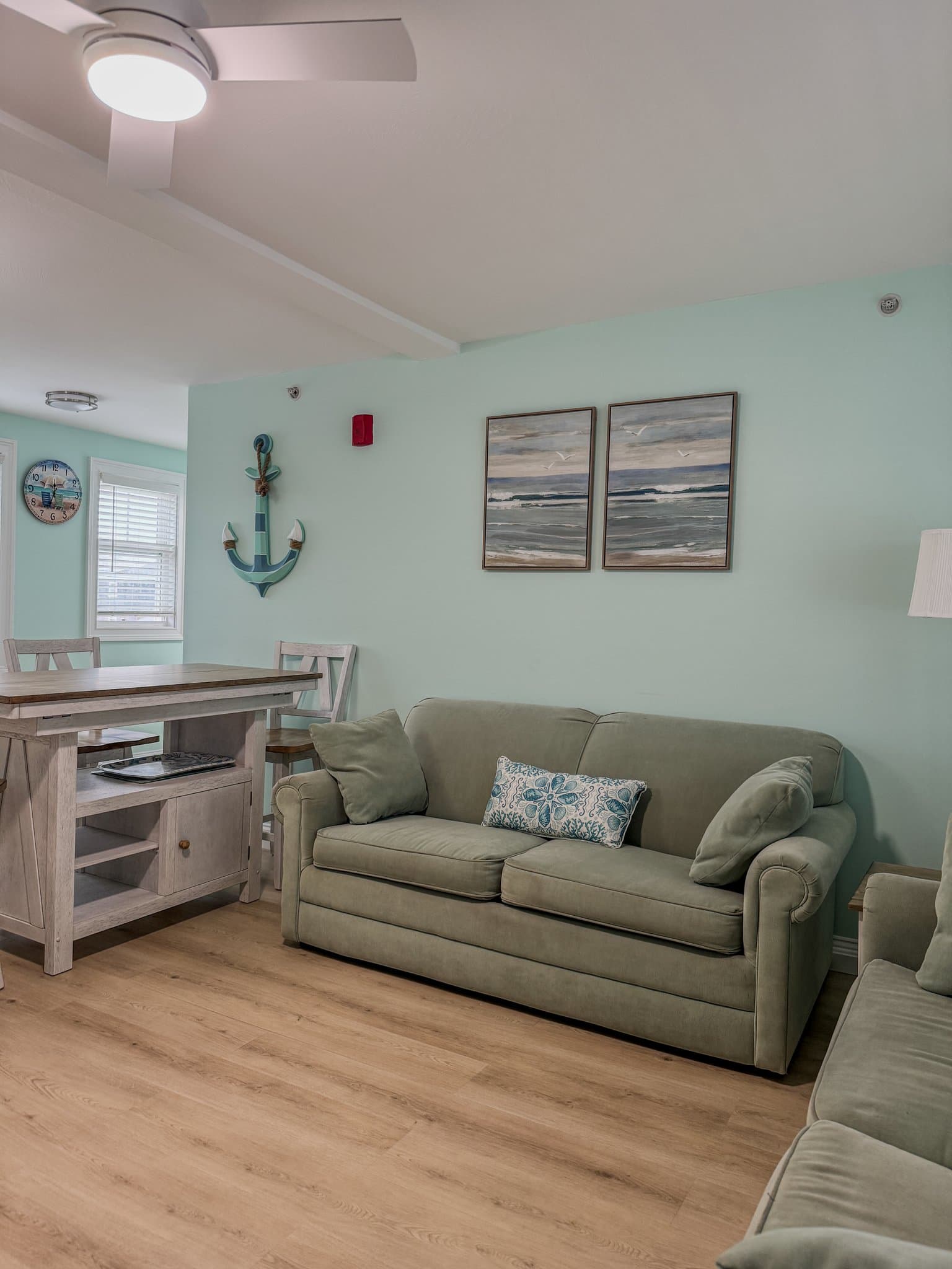 Hampton Condo: 18 Ocean Blvd