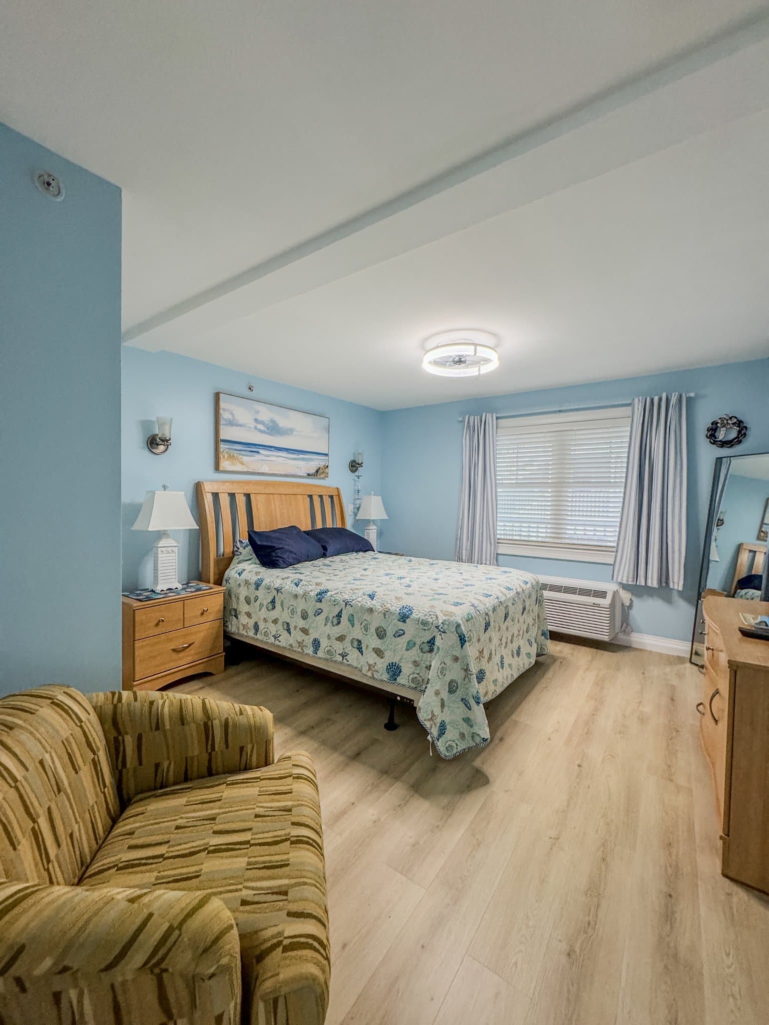 Hampton Condo: 18 Ocean Blvd