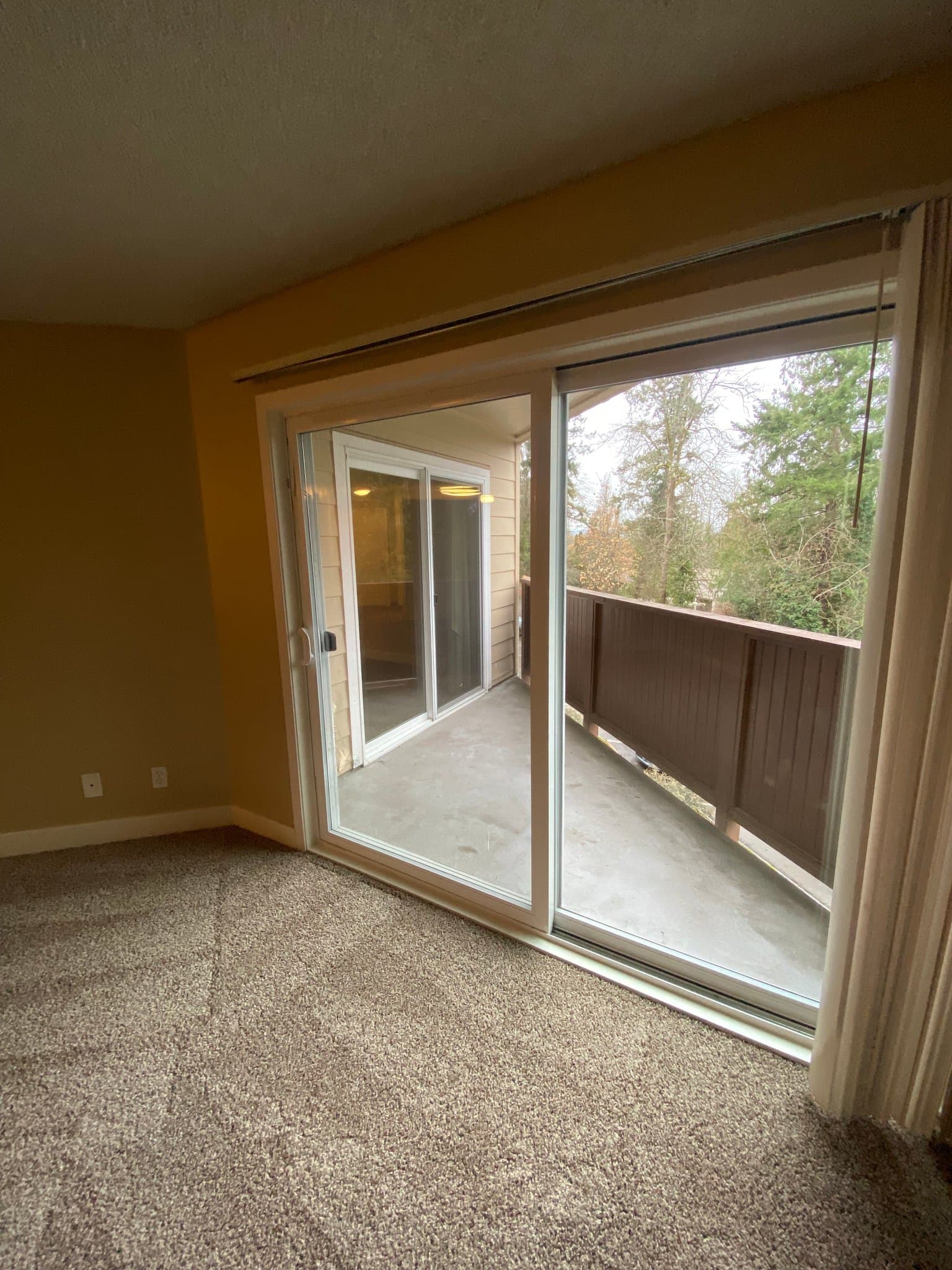 Portland Apartment: 8585 SW Canyon Ln