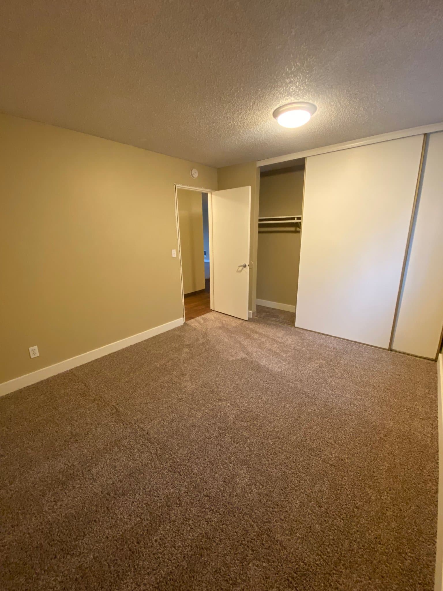 Portland Apartment: 8585 SW Canyon Ln