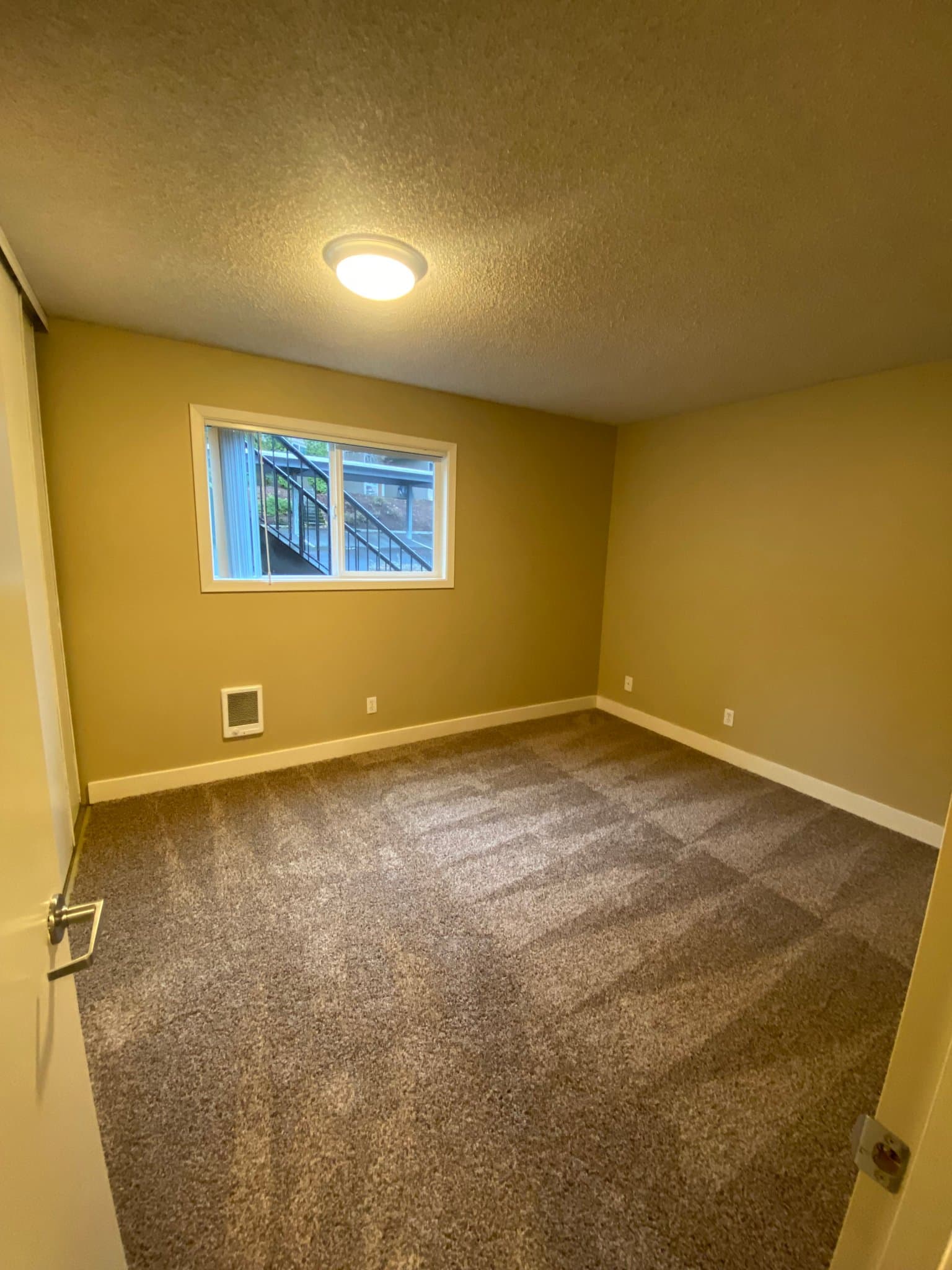 Portland Apartment: 8585 SW Canyon Ln